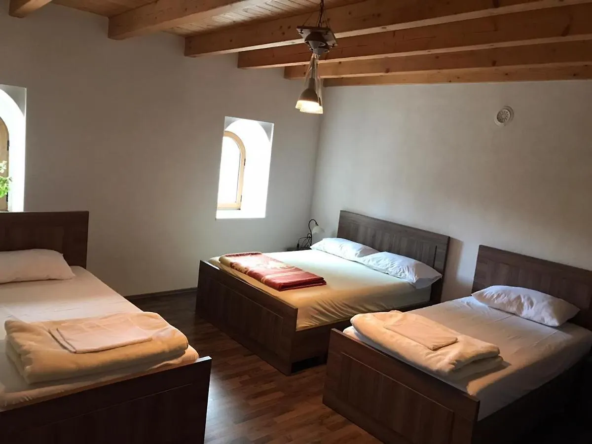 Hotel Bujtina Gjana Kukes Pensión