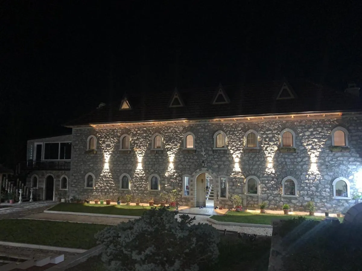 Pensión Hotel Bujtina Gjana Kukes