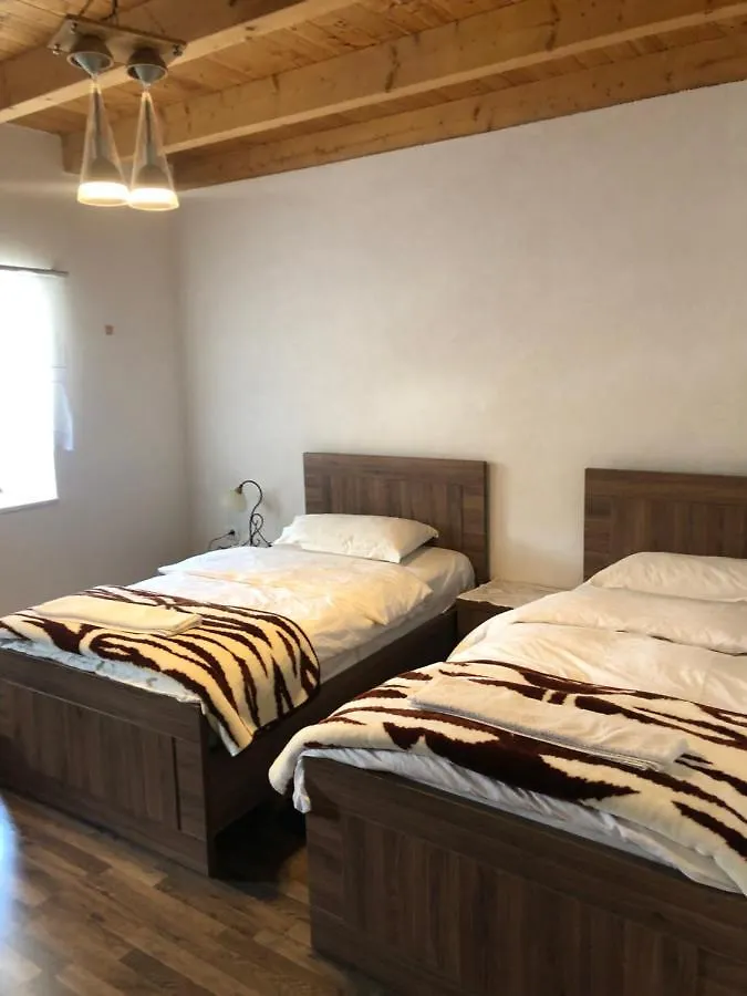 Bujtina Gjana Hotel Kukes 0*,  Albanië